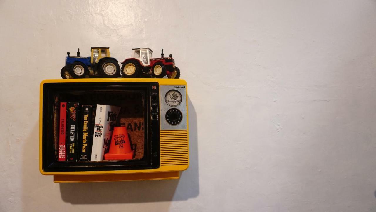 Abrakadabra! Artbnb Yogyakarta Exterior foto