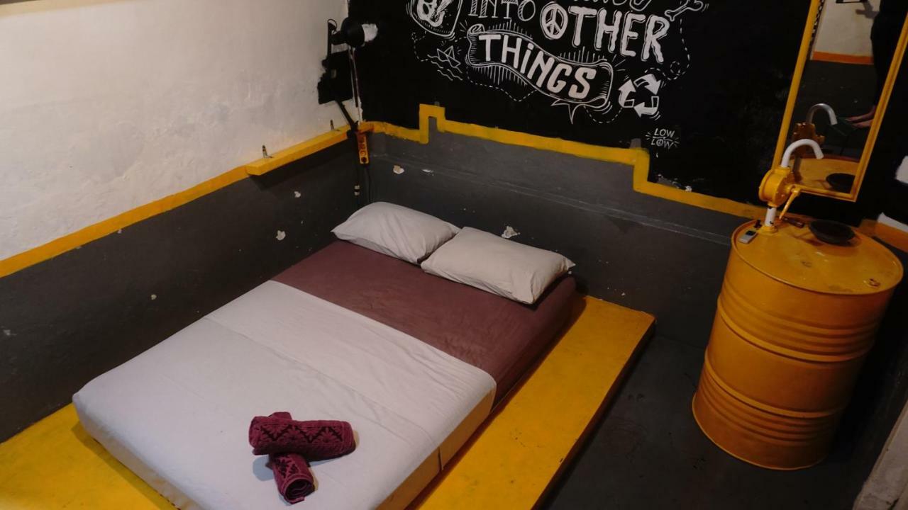 Abrakadabra! Artbnb Yogyakarta Exterior foto